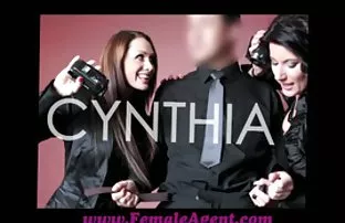 porn video Moms perverse Fickspiele under the table