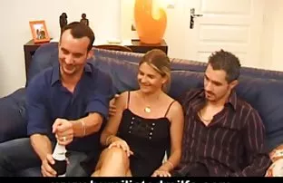 porn video The cute Foxi De with her sexy girlfriend