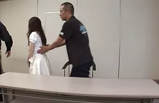 porn video Teen rubs pussy on the tail