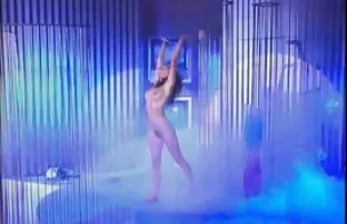 porn video Lelu Love is having fun with the sybian