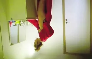 porn video Sexy babe is having fun with a fat dildo