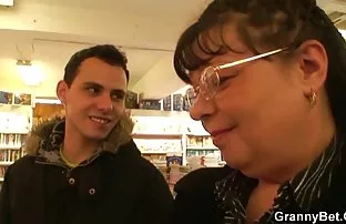 porn video With the pink toy, the girl stimulates her clit